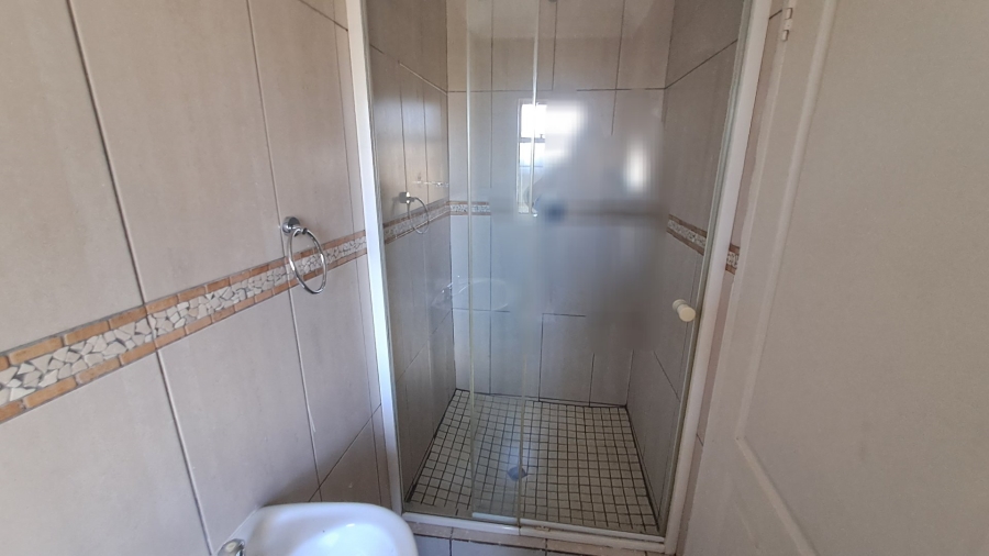 7 Bedroom Property for Sale in Willows Free State